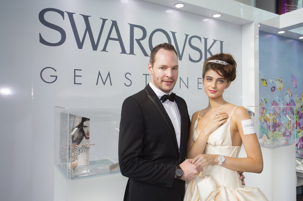 施華洛世奇《寶石視界 - 頭冠與頭飾特刊》閃耀登場(chǎng)