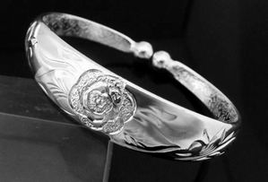 這年頭，連珠寶都開始相愛(ài)相殺了？