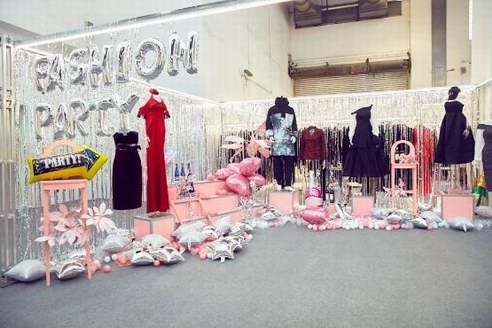 東方時(shí)尚中心綻放2018AW MODE上海服裝服飾展，4天斬獲意向訂單超1400萬(wàn)元