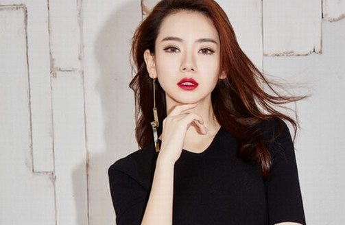 大S、戚薇等女明星為了美白，也是拼了！德瑪莉讓你變白太簡(jiǎn)單！