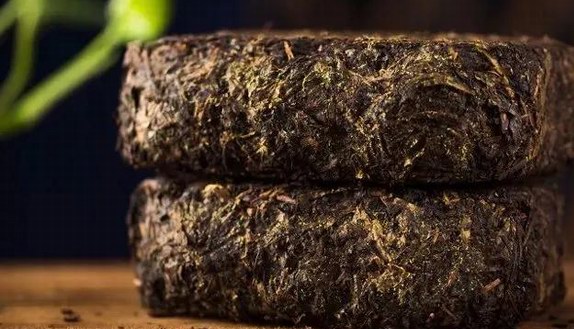 黑茶為什么要煮著喝，黑茶里茶梗有什么好處？