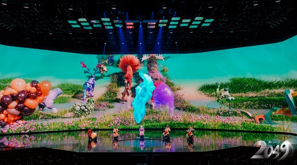 張藝謀《澳門2049》震撼開演，以全新舞臺(tái)獻(xiàn)禮回歸